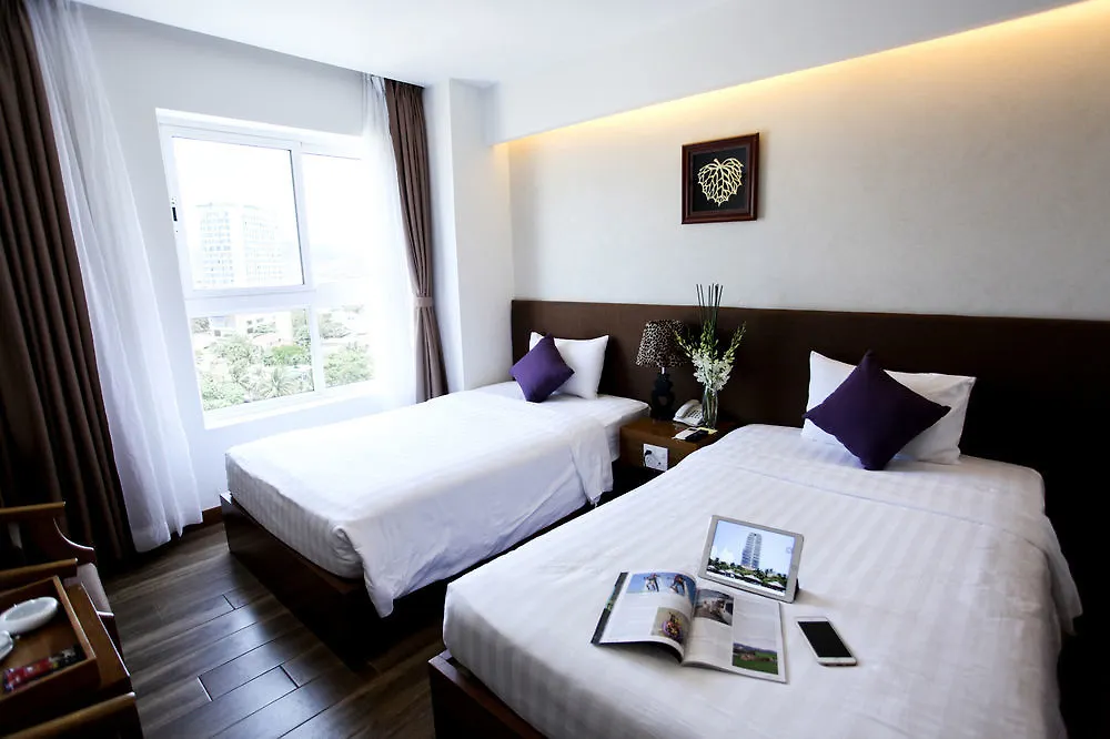 Soho Hotel Нячанг